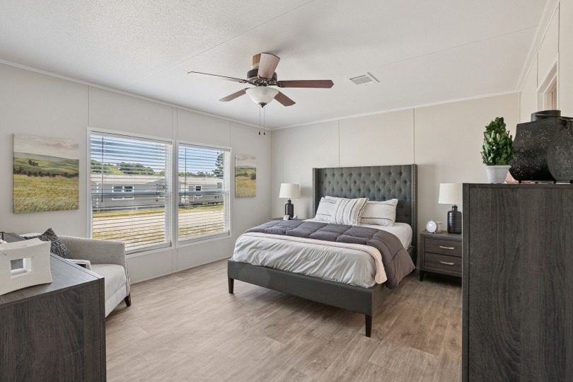 25_c_240_valuhomes_28724p_bed001_web_1758145578509_810_12.jpg