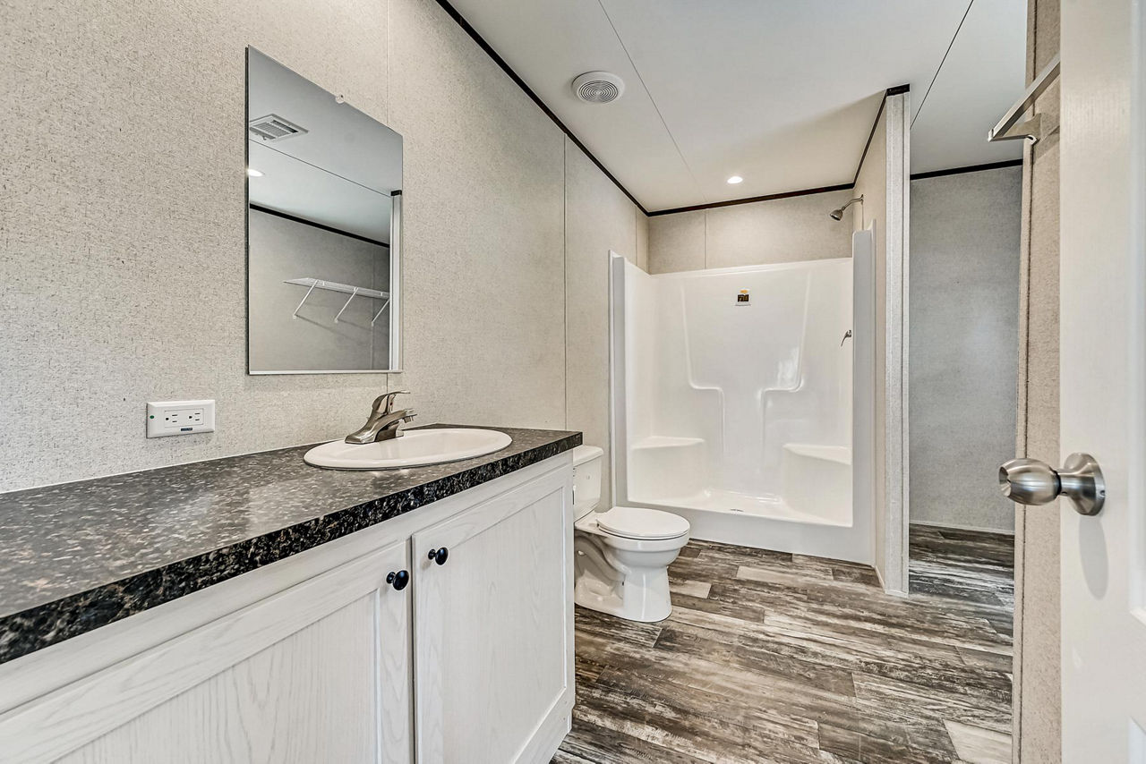 P2856H32P01-Primary-Bath-1